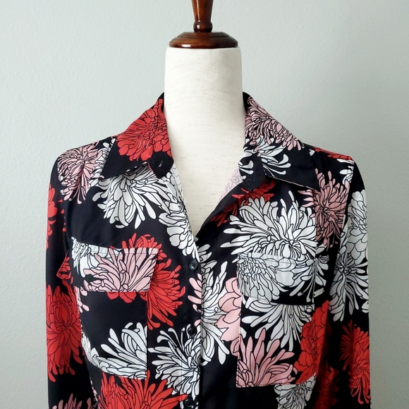 Guess Long Sleeve Button Down Black & Red Floral Print Shirt, Size Small - Picture 2 of 16